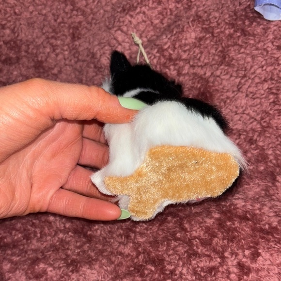 Black and White Furry Cat Figurine realistic - Picture 3 of 5